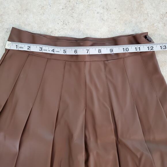 Kendall and Kylie Brown Faux-Leather Pleated Miniskirt Size XS - Picture 7 of 8